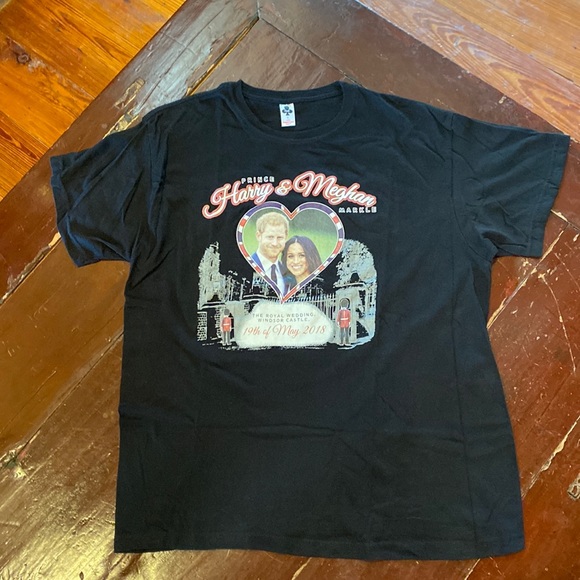 Meghan & Harry Tee - Picture 1 of 6